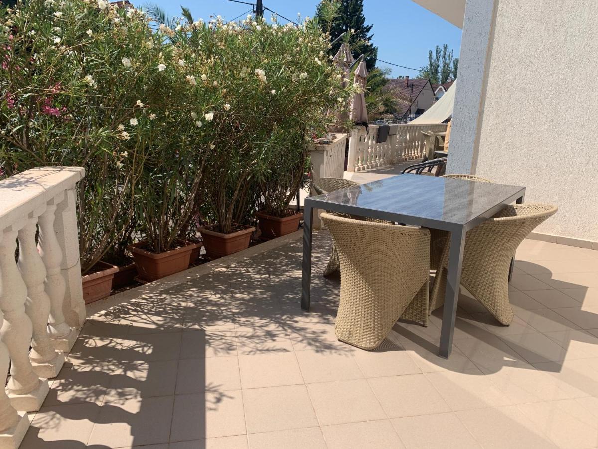 Hollik Apartmanhaz 3*